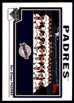 2004 Topps Base Set Series 2 #661 Padres Team
