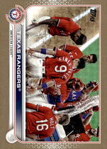 2022 Topps Gold Series 2 #558 Texas Rangers