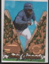 2000 Pacific Invincible #124 Tony Gwynn