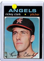 1971 Topps Base Set #697 Rickey Clark